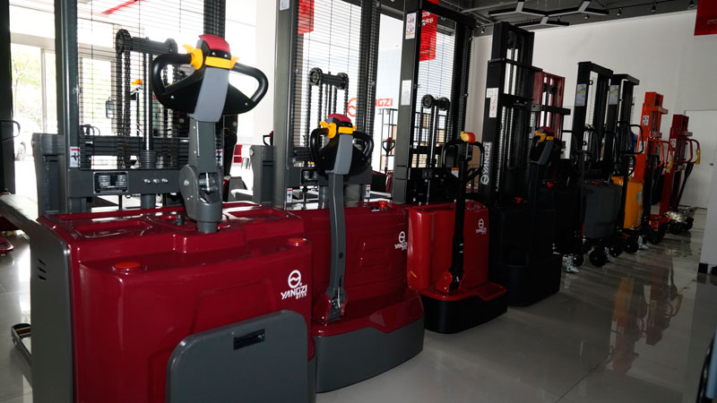 內(nèi)燃叉車和電動(dòng)叉車的區(qū)別